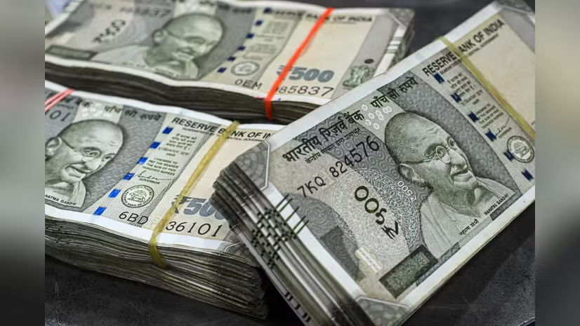 bsindia's tweet image. The Union Cabinet has approved a 2% increase in dearness allowance for Central government employees, part of its routine revision to offset inflation and protect purchasing power.

mybs.in/2g5QpDJ

#Cabinet #DearnessAllowance #DAHike #Inflation | @apexa_rai