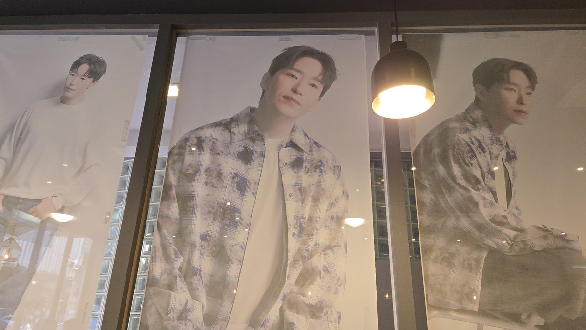 또 왔지요😃💙온김에 흔적도 찍어봄👀
#엄기준
#DIVE_INTO_UKJ
#폭스다이빙클럽_회원모집
#HAPPY_KIJOON_DAY