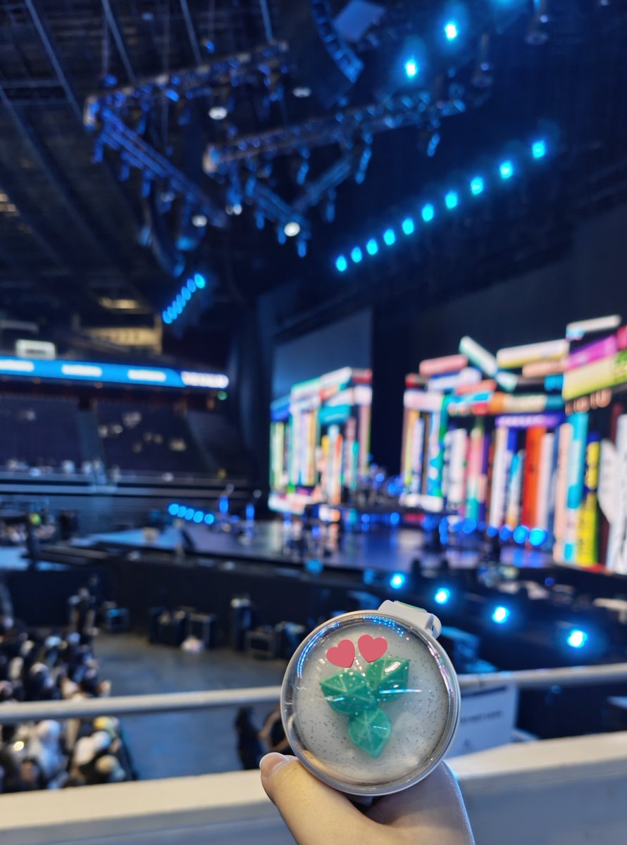 yunisinactive's tweet photo. ready for our superband!!! 🍀 https://t.co/y4JUAbuOSG