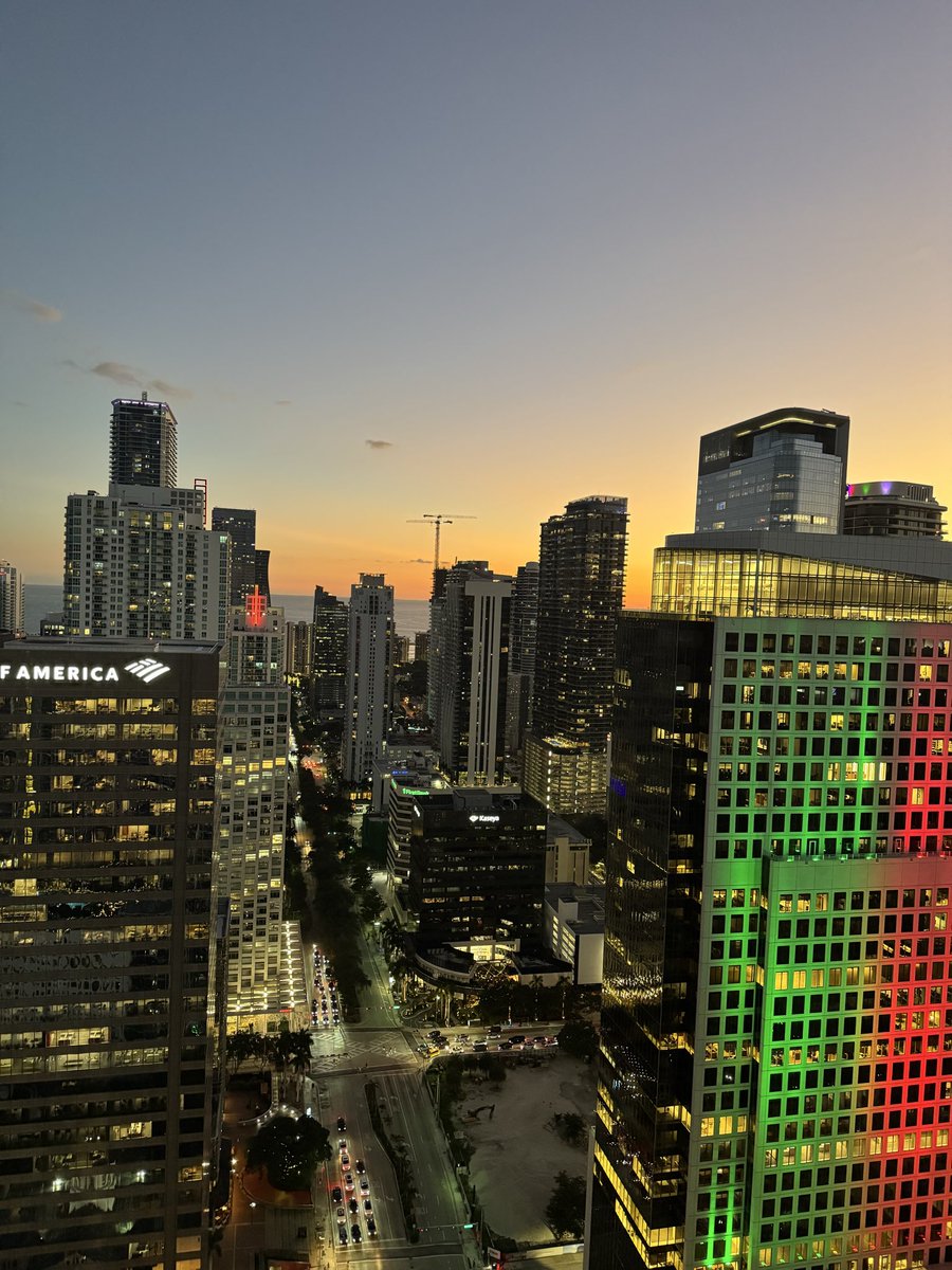 helloplayboi's tweet photo. Missing Miami https://t.co/3r949JlrHk