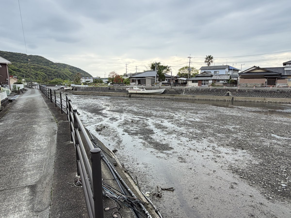 ままつこ tweet media