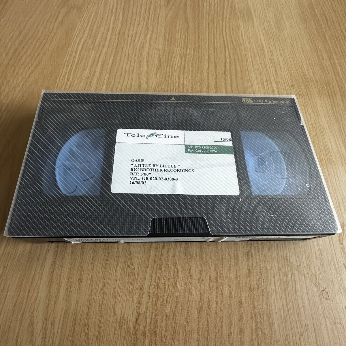 oasisrarities's tweet photo. VHS #oasis #oasismusic #oasiscollectors #oasiscollector #oasiscollection #oasismemorabilia #oasislive #oasisrarities #oasisfans #oasisfansclub #littlebylittle #oasisheathenchemistry #video #vhs #vhscollector #musiccollection #indiemusic #indie #promo #bigbrother https://t.co/cOgD4egUxO