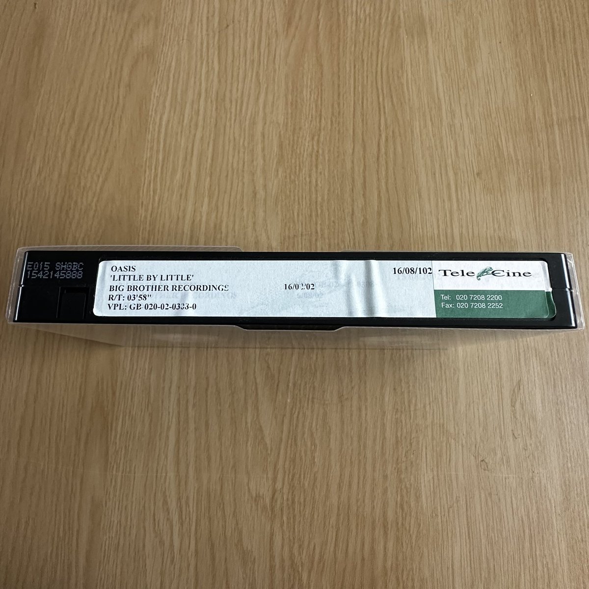 oasisrarities's tweet photo. VHS #oasis #oasismusic #oasiscollectors #oasiscollector #oasiscollection #oasismemorabilia #oasislive #oasisrarities #oasisfans #oasisfansclub #littlebylittle #oasisheathenchemistry #video #vhs #vhscollector #musiccollection #indiemusic #indie #promo #bigbrother https://t.co/cOgD4egUxO