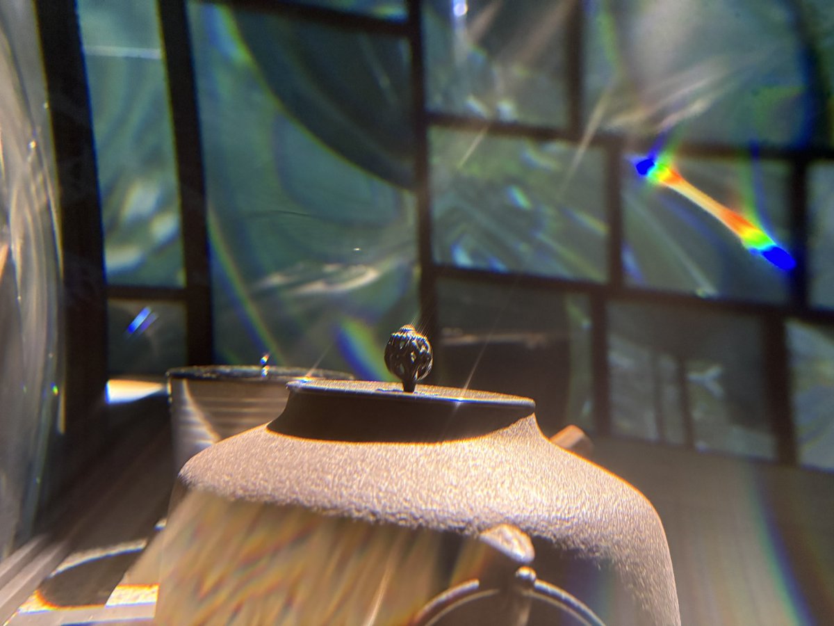 aerhgub's tweet image. 体験型展覧会「TOKYOROOMS展」@虎ノ門ヒルズ．落合陽一さんの，
ﾇﾙ庵：騒即是寂∽寂即是騒，
即今叢：計算機自然の蒸留と発酵，
を見てきました．
外のショップにサインがあったので勝手にテトラヌル宣伝しました．
#TOKYOROOMS展 
#なんとなく落合作品の写真をあげる
#null2 #null4