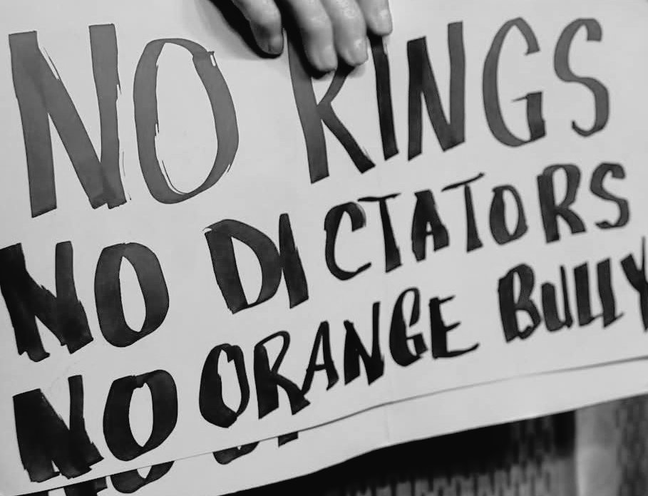 VLafora's tweet image. Bruce morning Davide.
 Happy #SpringsteenSaturday
mio fratello 😎👍✌Come on! 
📷Photo 1: By #PamSpringsteen 
📷Photo 2: By #RobDeMartin 
#NoKings 
#OneBruce 
#Springsteen 
#ESB