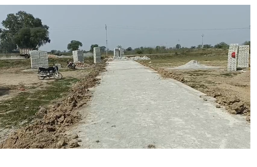 bstvlive's tweet image. जालौन

➡कच्ची सड़कों से मुक्त हुई ग्राम पंचायत
➡विकास कार्यों के लिए नज़ीर बना खैरावर
➡खैरावर गांव में बिछा सड़कों का जाल
➡मुनादी के लिए लगवाए गए लाउडस्पीकर
➡श्मशान की समस्या का हुआ समाधान
➡नदीगांव विकासखण्ड के खैरावर का मामला

#Jalaun #Development #UttarPradesh