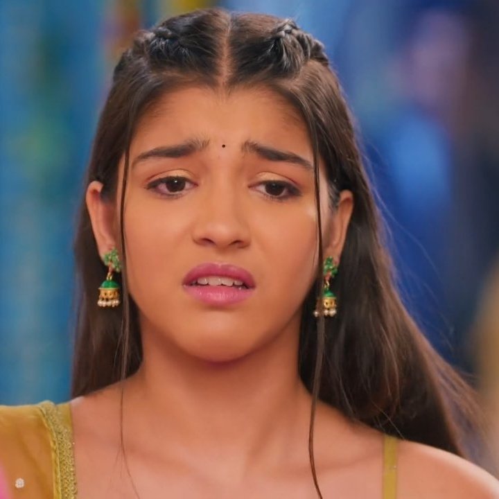 Snake1610727's tweet photo. Prostitue Symbol Maira Poddar. 

Don't force Maira on us.. 
#yrkkh #yrkkh4

Next lead should be Abhira ki Beti Mukti. https://t.co/TM99puPjQj