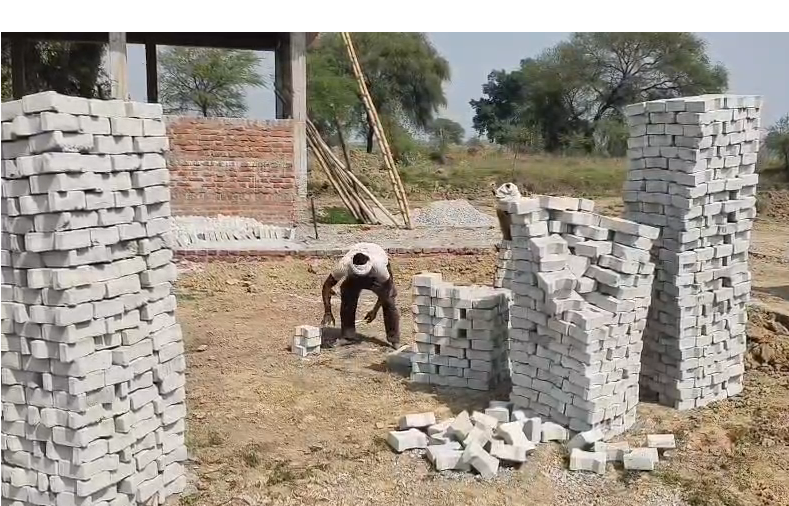 bstvlive's tweet image. जालौन

➡कच्ची सड़कों से मुक्त हुई ग्राम पंचायत
➡विकास कार्यों के लिए नज़ीर बना खैरावर
➡खैरावर गांव में बिछा सड़कों का जाल
➡मुनादी के लिए लगवाए गए लाउडस्पीकर
➡श्मशान की समस्या का हुआ समाधान
➡नदीगांव विकासखण्ड के खैरावर का मामला

#Jalaun #Development #UttarPradesh