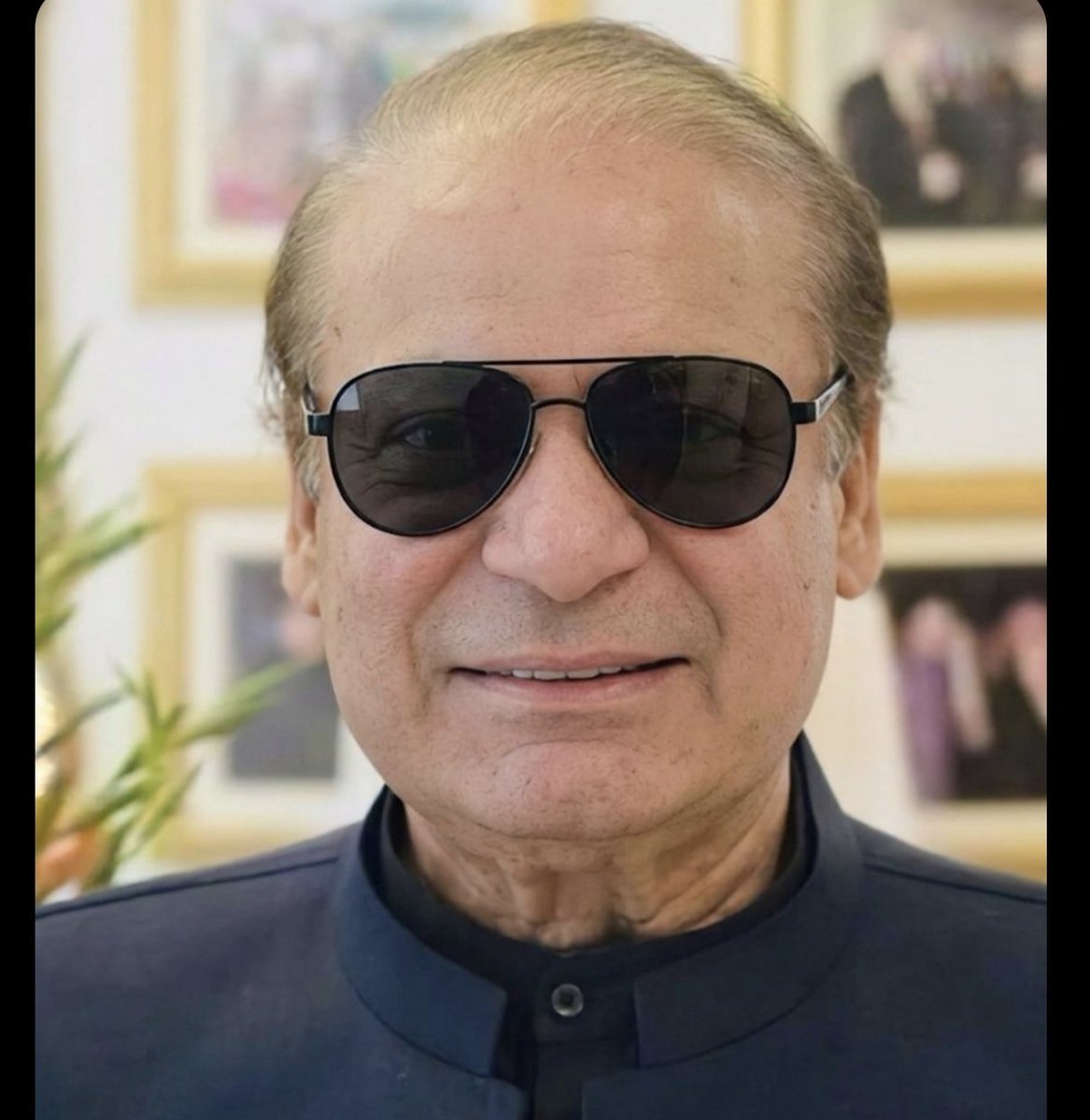 saqi645's tweet photo. @RebelByThought 😂😂 https://t.co/Bq77SxHAli