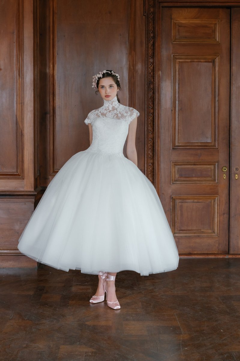 kendam_com's tweet image. Sareh Nouri Bridal Spring 2027 collection with 14 dresses kendam.com/news/lookbooks…

#SarehNouri #Bridal #BS27 #Lookbooks #WeddingFashion #Kendam
