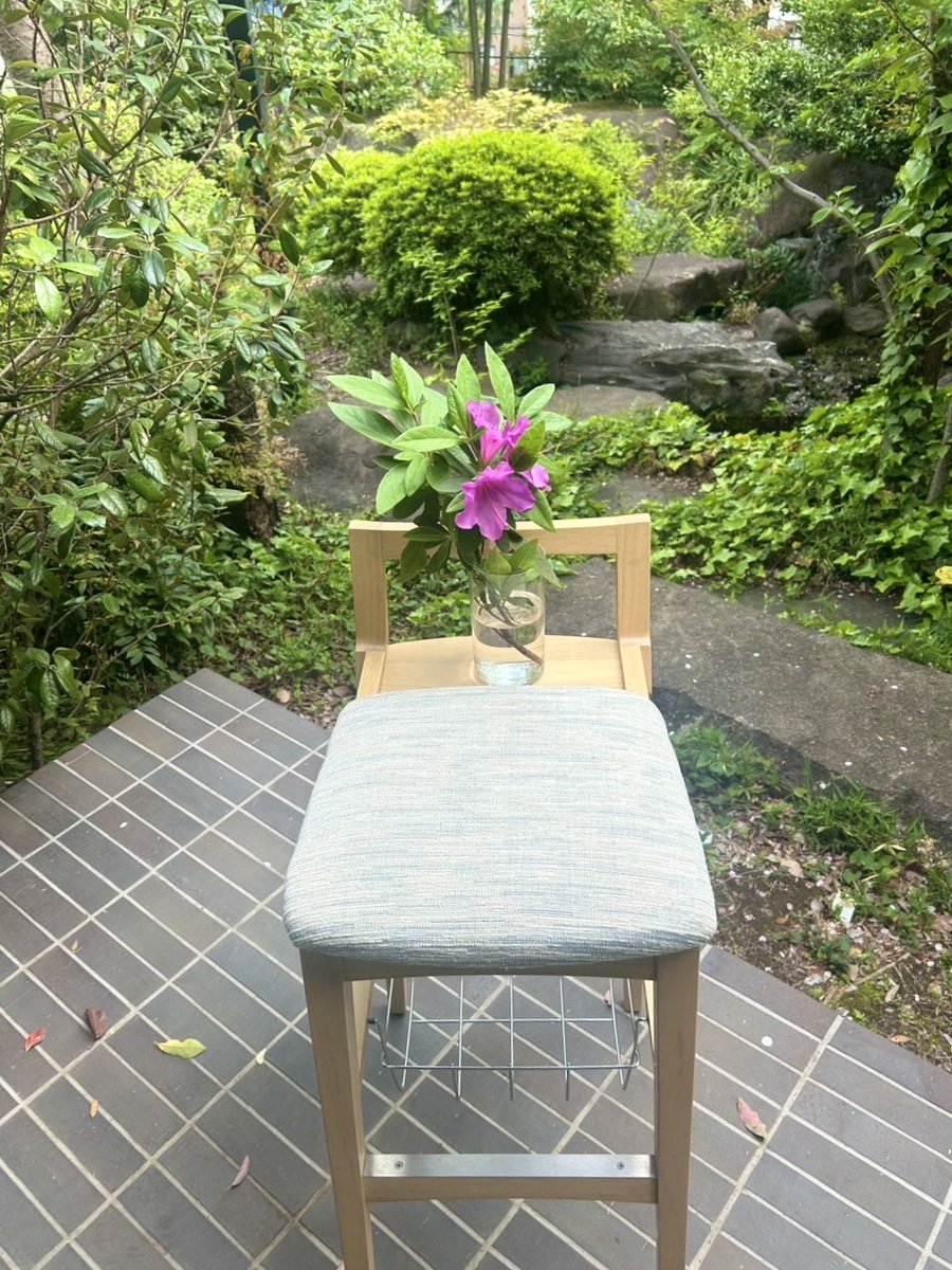 LAB_BIC's tweet photo. 暖かい日が増えてきましたね

春も置ける椅子 BAG-IN CHAIR

#置いてみた https://t.co/9nkPrDv1KE