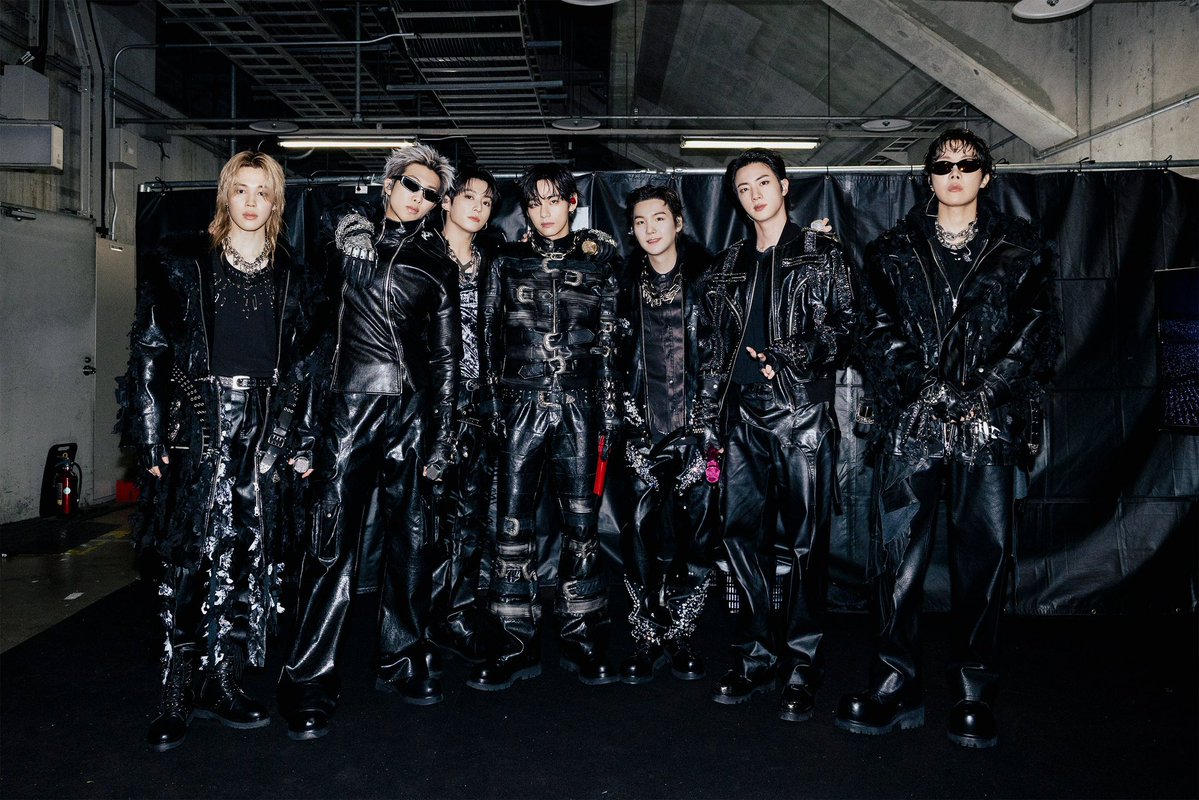 BTS Updates, News & Charts ⁷ tweet media