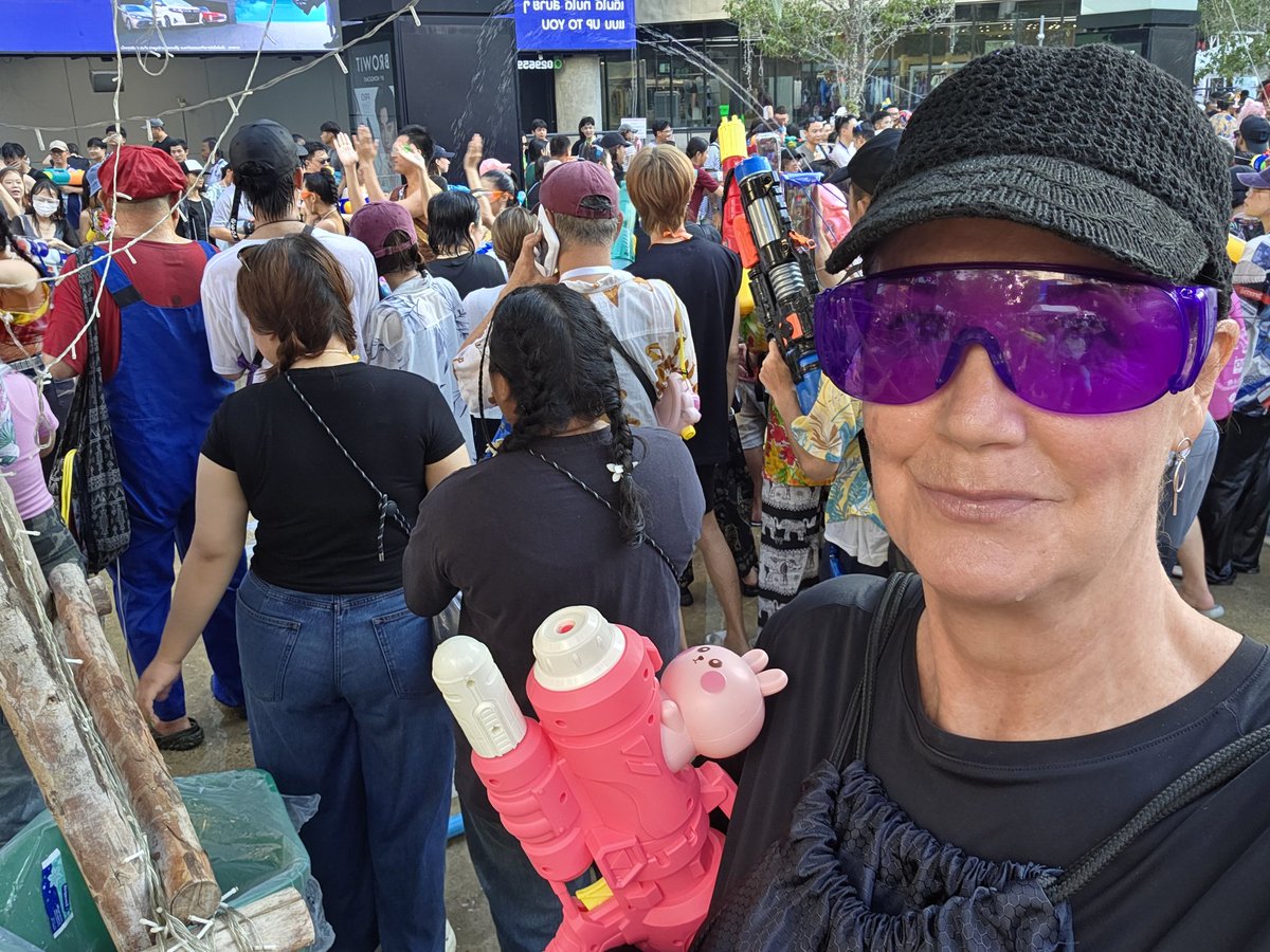 Julie Marks tweet media