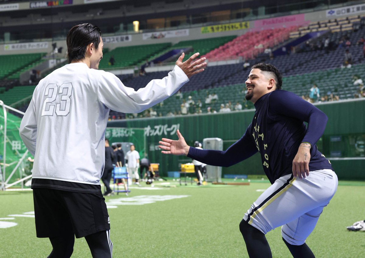 オリほーーーち tweet media