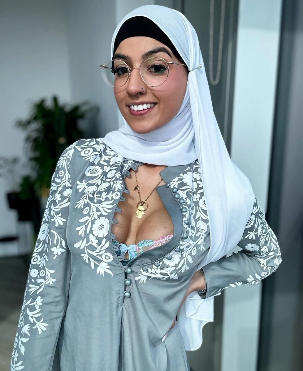 Jevonh30's tweet image. Name : Aaliyah Yasin
Date of Birth : February 05, 1997
Age : 29 years
Height : 5’2″ (157 cm)
Weight : Approx. 51 kg (112 lbs)
Body Measurements : 35-24-34
Birthplace : London, England, United Kingdom 🇬🇧
Nationality : British 🇬🇧 | Pakistani 🇵🇰 (Dual)
Education : Not publicly