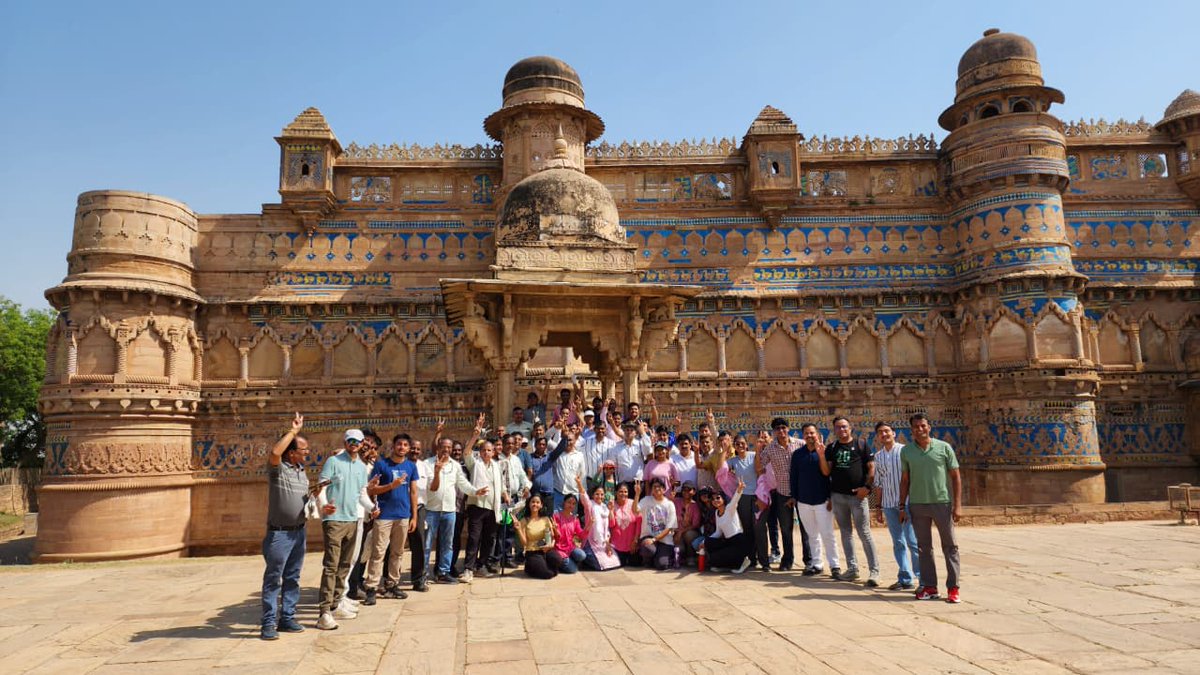 ankit1989's tweet photo. Heritage Walk with Cleanliness Drive organised by Paryatan Vikas Welfare Society in association with Sahapedia at Gwalior Fort on the occasion of World Heritage Day.
More than 100 participants attended.
@MPTourism @sheoshekhar
@IndiatourismM https://t.co/zl90lszwOF