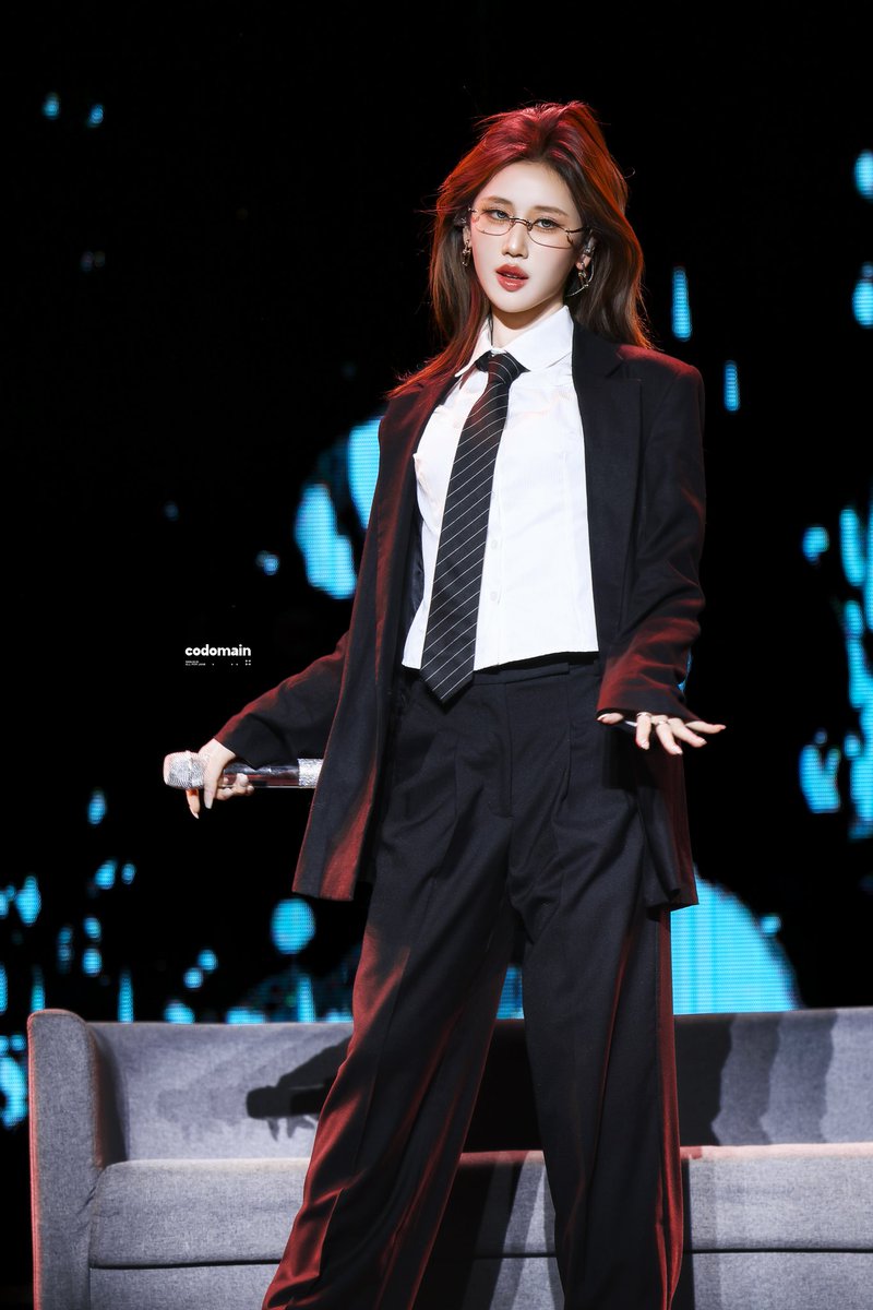 codomain·叶芷妤 tweet media