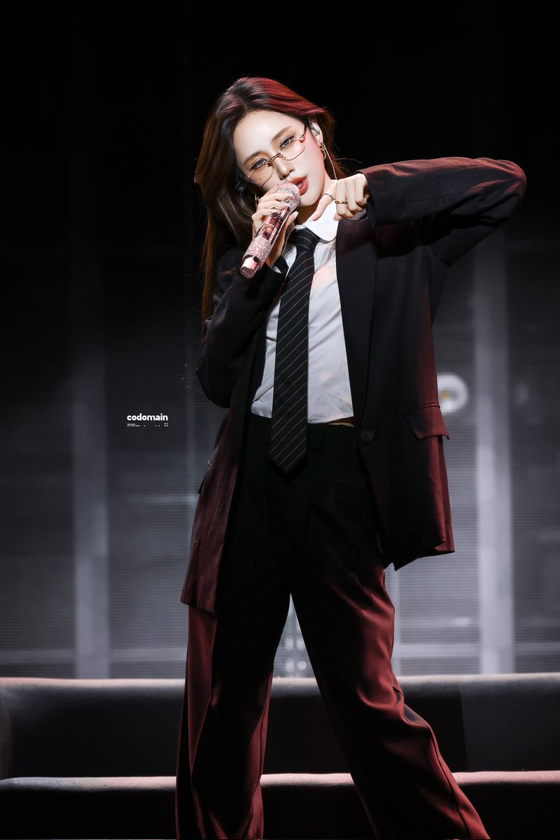 codomain·叶芷妤 tweet media