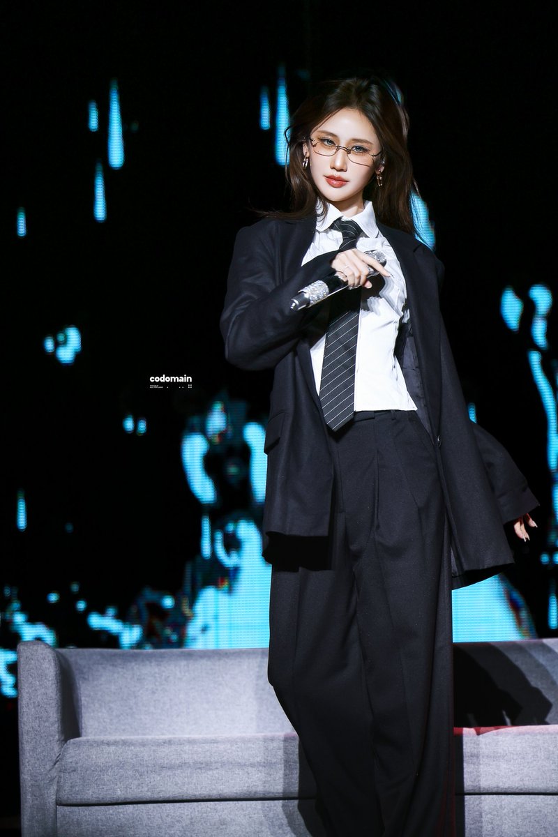 codomain·叶芷妤 tweet media