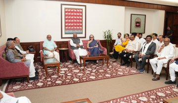 Live Dainik tweet media