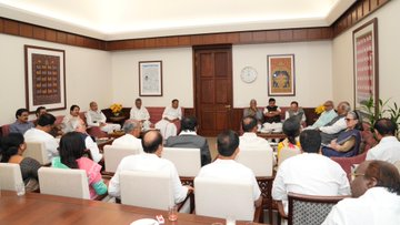 Live Dainik tweet media