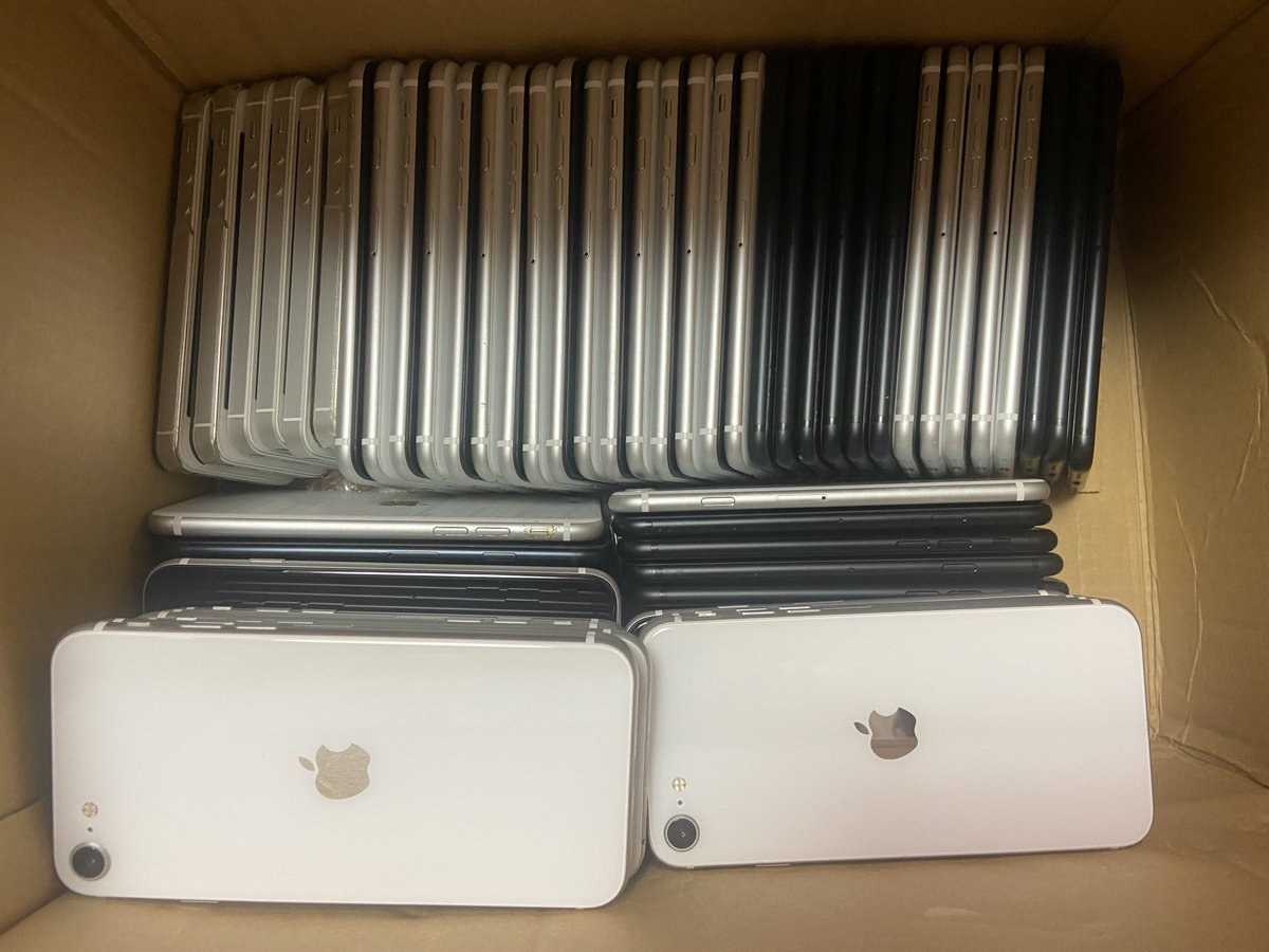 iphone_shoten's tweet image. iPhone7
iPhoneSE第一世代
iPhoneSE第二世代
iPhoneSE第三世代

大量入荷しました！！
近々大放出セール行います😏✨

#iPhone7 #iPhoneSE #セール #格安