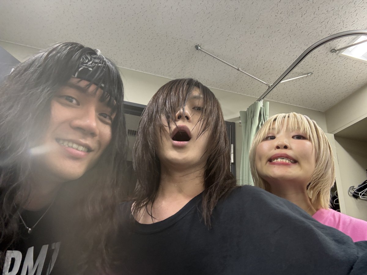 26.4.18 #BADASSTOUR2026 沖縄
1.Universal Serial Bus（沖縄ver.）
2. NO MONEY DANCE
3.Tank-top of the world
4.すこ。
5.ハッピーウェディング前ソング（沖縄ver.）
6.ちらばれ！サマーピーポー
7.Blooming the Tank-top
8.無線LANばり便利
9.ヤバみ
10.かわE
11.あつまれ！パーティーピーポー