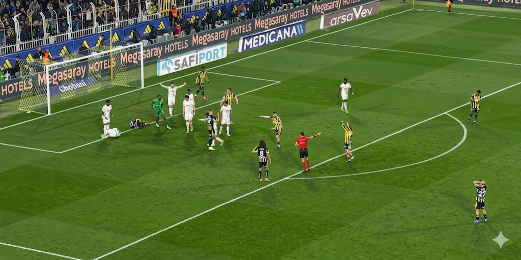 Talisca'ya yapılan ve penaltı olan ihlalde hakem hücum faul vermişti.

Son saniyedeki pozisyonu da düşününce kafamda soru işaretleri oluşuyor.