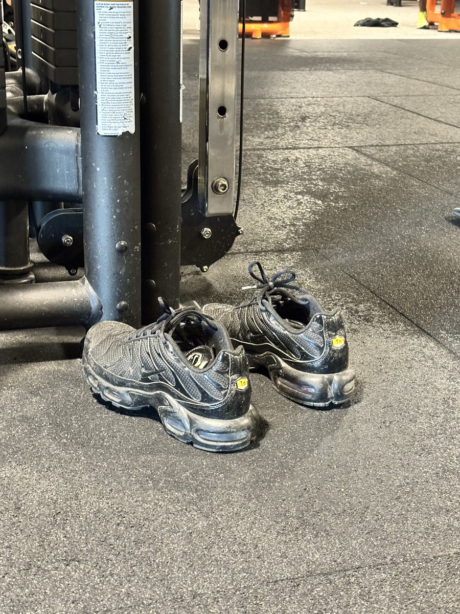 😈🫡 tweet media