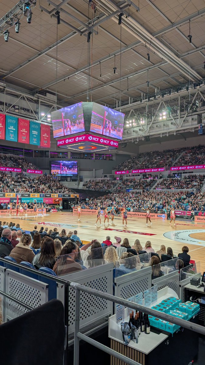 ArianeVirgona's tweet photo. Thrilled to be covering the sold out clash between the two undefeated sides, the @MelbourneVixens and the @AdelaideTBirds at @JohnCainArena for @NetballScoop . Who will take top spot on the ladder? #ssn @suncorp 👏🏼 #roundsix https://t.co/hIKA8zcYKV
