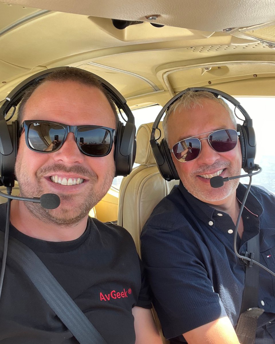 flyerwatches's tweet image. From aviation professionals to watchmakers.

Every design we create is inspired by real flying experience—bringing authenticity to every detail.

Designed by aviators. For aviators.

#BehindTheBrand #PilotLife #AviationInspired #WatchDesign #FlyerWatchCompany