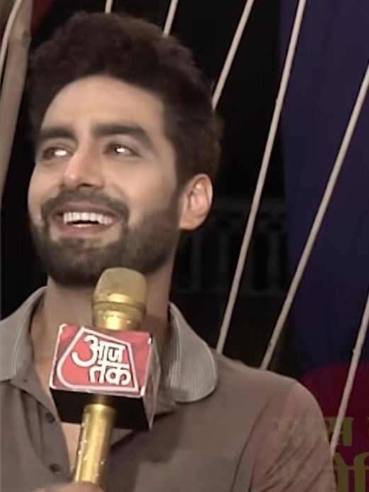 His smile 🤩❤️ 

#rohitpurohit #armaanpoddar #yrkkh