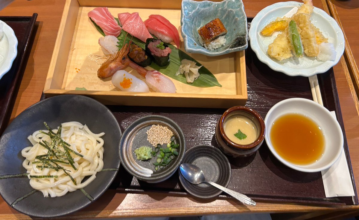 2026.4.18

今日は甥っ子＆姪っ子

甥っ子が作ってくれたパンとても美味しかった😋

アンパンマン(⚈ ̍̑⚈ ̍̑⚈)？！

そしてまるこど七五三👘可愛かった🥰

夜ご飯もボリュームたっぷりŧ‹”ŧ‹”( ‘ч’ )