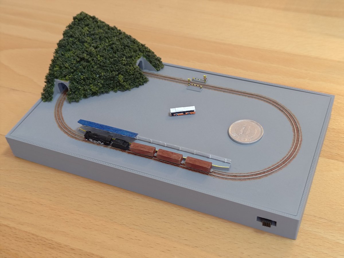 komakoma2000's tweet image. 1/700サイズの鉄道模型を走らせるシステムを3Dプリンターで作ったので見てほしい。軌間は2mm。
#3DPrinting #bambulab #700スケモ