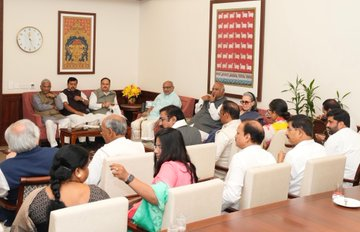 Live Dainik tweet media