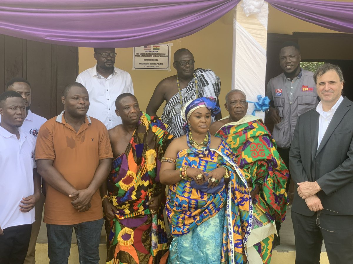 the school was built by the US Embassy in collaboration with residents of avetakpo home and abroad. we have been neglected for close to 20 years now.