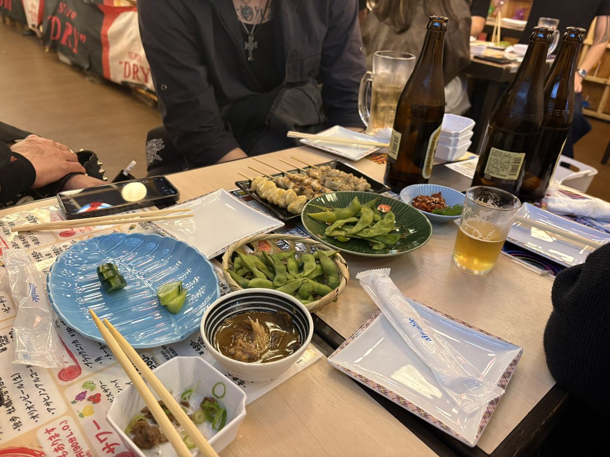 MBH625's tweet photo. 今日は大阪ライブ！
沖縄行ったばっかやけど、前打ち沖縄料理屋！笑 https://t.co/Gbxm1w44Yl