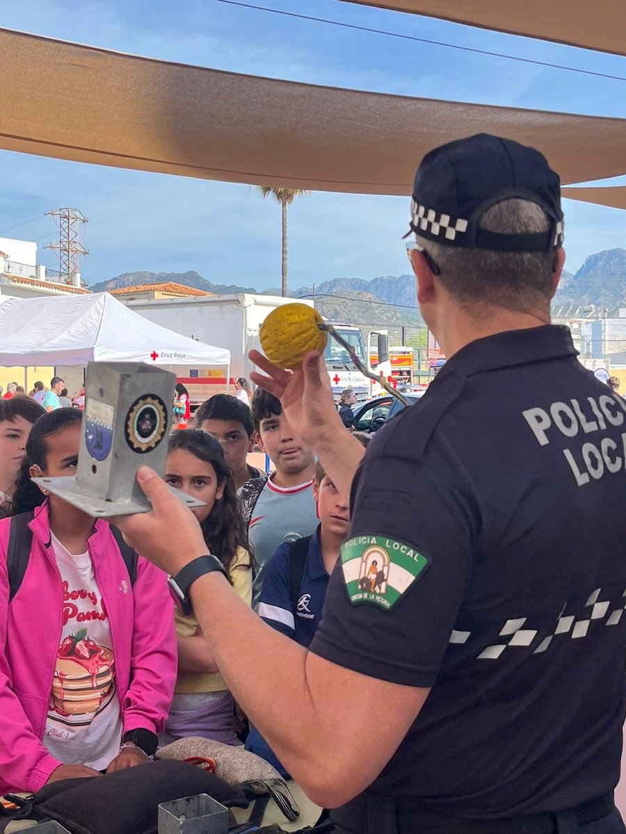 aytorincon's tweet photo. 👮♂️Un año más, la Unidad Canina de la @policiarincon ha participado en la Cardiomaratón que organiza el Colegio Nueva Nerja.
#RincónDeLavictoria #SeguridadCiudadana #PolicíaLocal #UCAN #Cardiomaratón https://t.co/XPSl7zL0UT