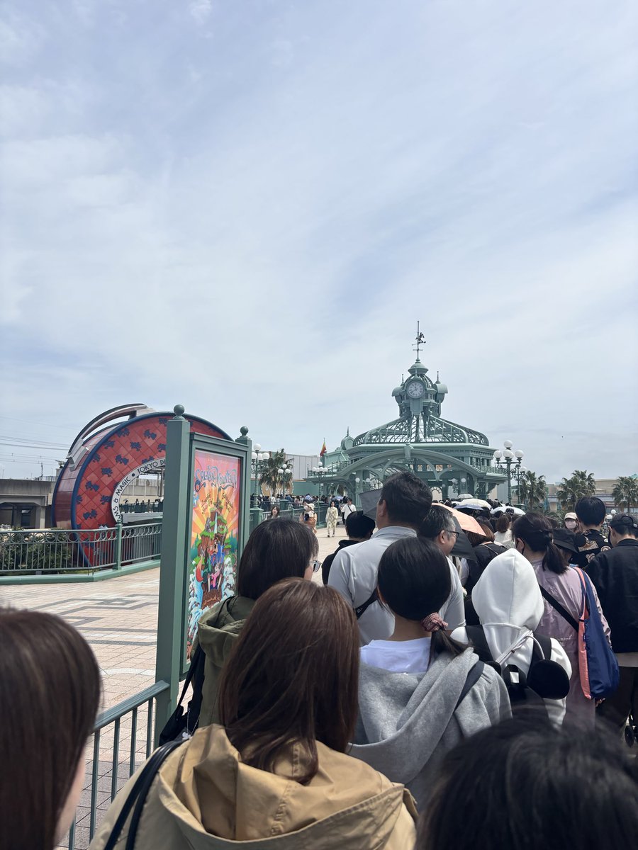 ayacem5's tweet photo. インパ予定ないけどボンボへ。昼に着いて40分並びあれこれゲット。ネイルも変えたしインパすべき？👘仲間と話してて念のため有休取ってたんだよな平日 https://t.co/H2YPUtjHVU