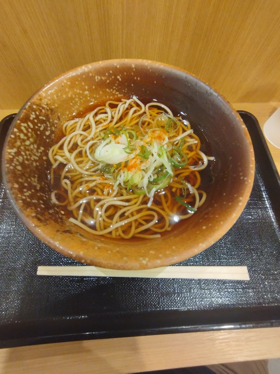 0zackey3's tweet photo. また羽田空港に行って飛行機眺めて、横浜迷宮で迷いに迷って、横浜ポルタ店に行ってきた。これで通算８店舗目、残り３店舗
#京急全線１日フリーパス
#えきめんや https://t.co/svhCBjCKsw