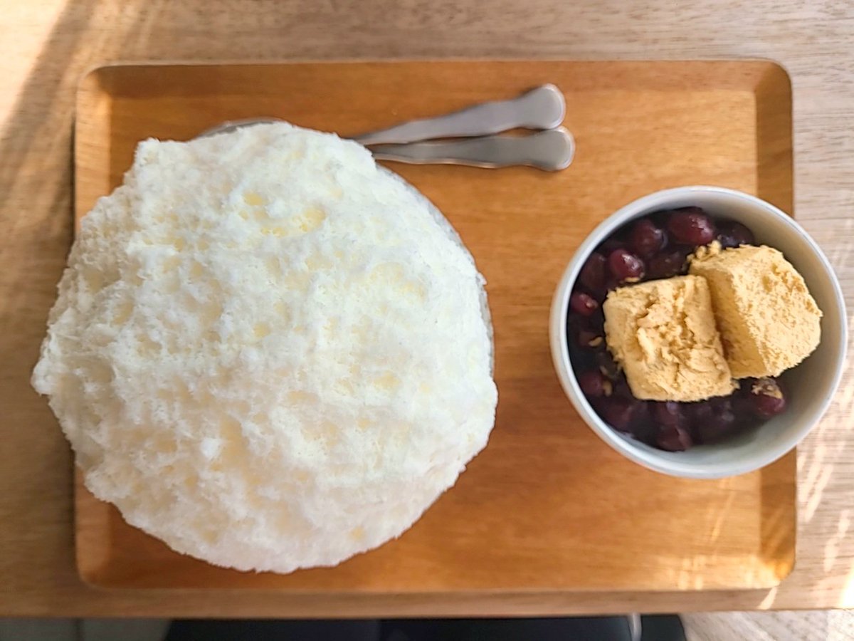 sweetsalt_magic's tweet photo. 연남동
연남살롱

우유 팥 빙수 (₩14,000) https://t.co/Z4hC9ChZGv