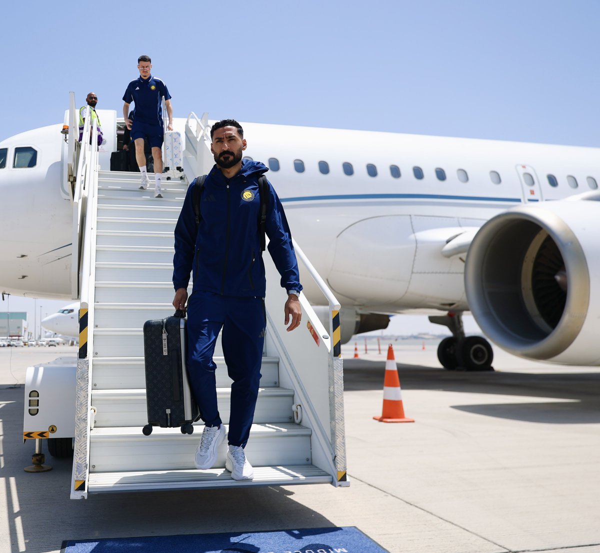 هُنا دبي 🛬