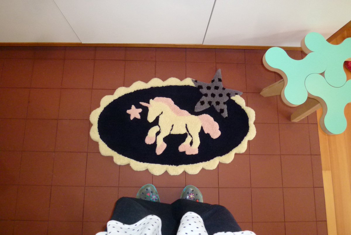 Fluffycorn 🎠
80×45mm

Find it on our online store★

A unicorn rug for your little world.
Perfect for your entryway, room, or living room.
All handmade★

pechuniadog.stores.jp
