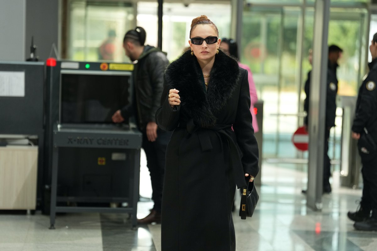 startv's tweet image. #Çirkin yeni bölüm fotoğrafları! 📷 4. bölüm yarın 20.00'de Star'da! @CirkinDiziResmi