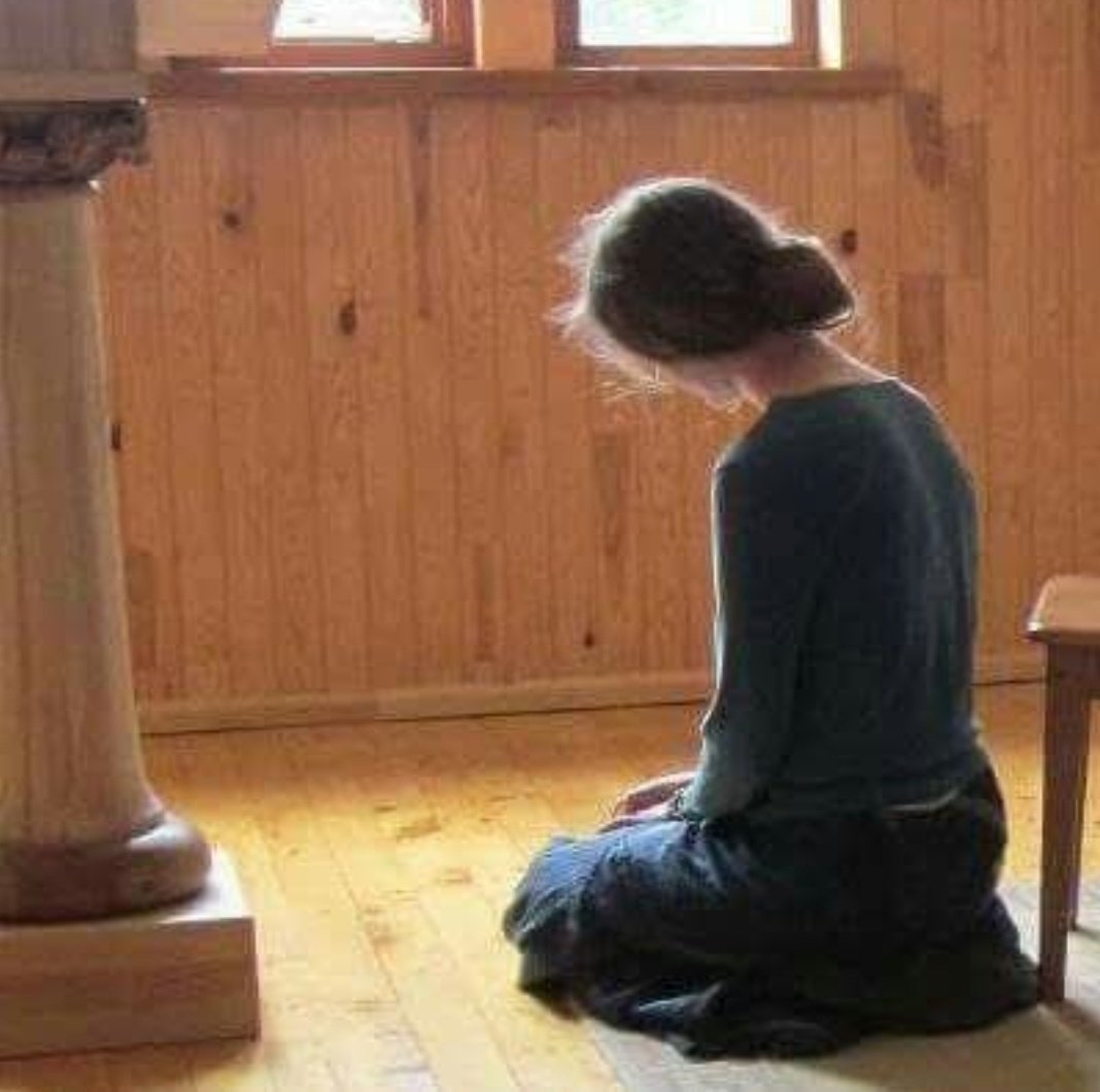 "Quand on aime, on voudrait parler sans cesse à l'être aimé ... la prière n'est pas autre chose"

       Saint Charles de Foucauld