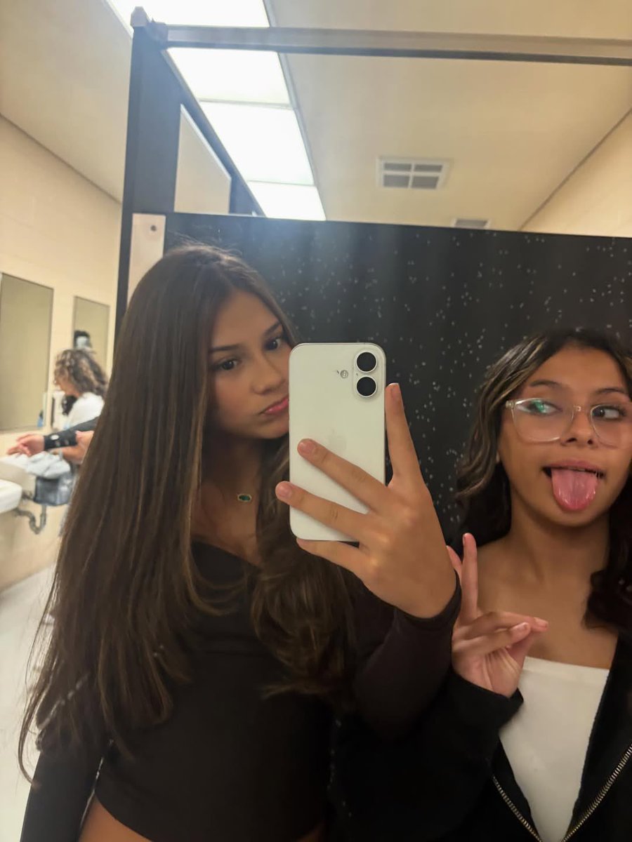 Emily ❤️ tweet media