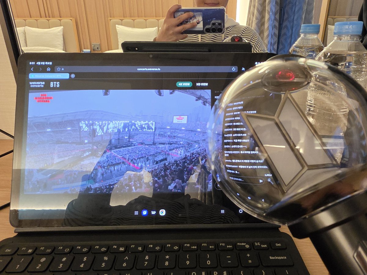 HGeurae's tweet image. 😁출장지에서 나홀로 방구석 첫콘도
🤩자리바꿈 요청에 앞으로 전진했던 중콘도
😍정면 하늘석이라 장관이었던 막콘도
🥰극장에서 큰 화면으로  즐긴 일콘도
완벽하게 행복했다 
이제.......
🔥부산콘이다!!!!
#BTS_ARİRANG #BTS_World_Tour
#AlwaysWithBTS #방탄소년단 #BTS