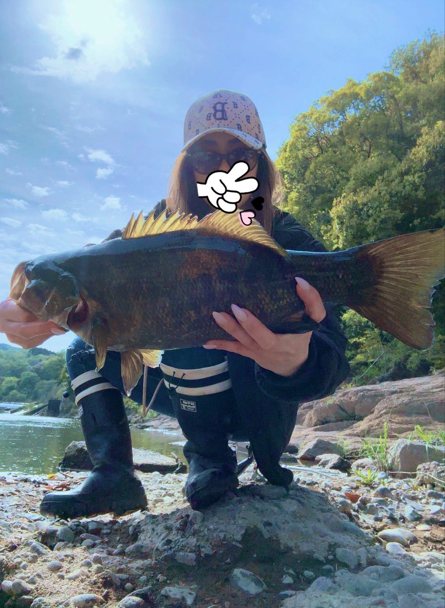 ✰ℛ✰ tweet media