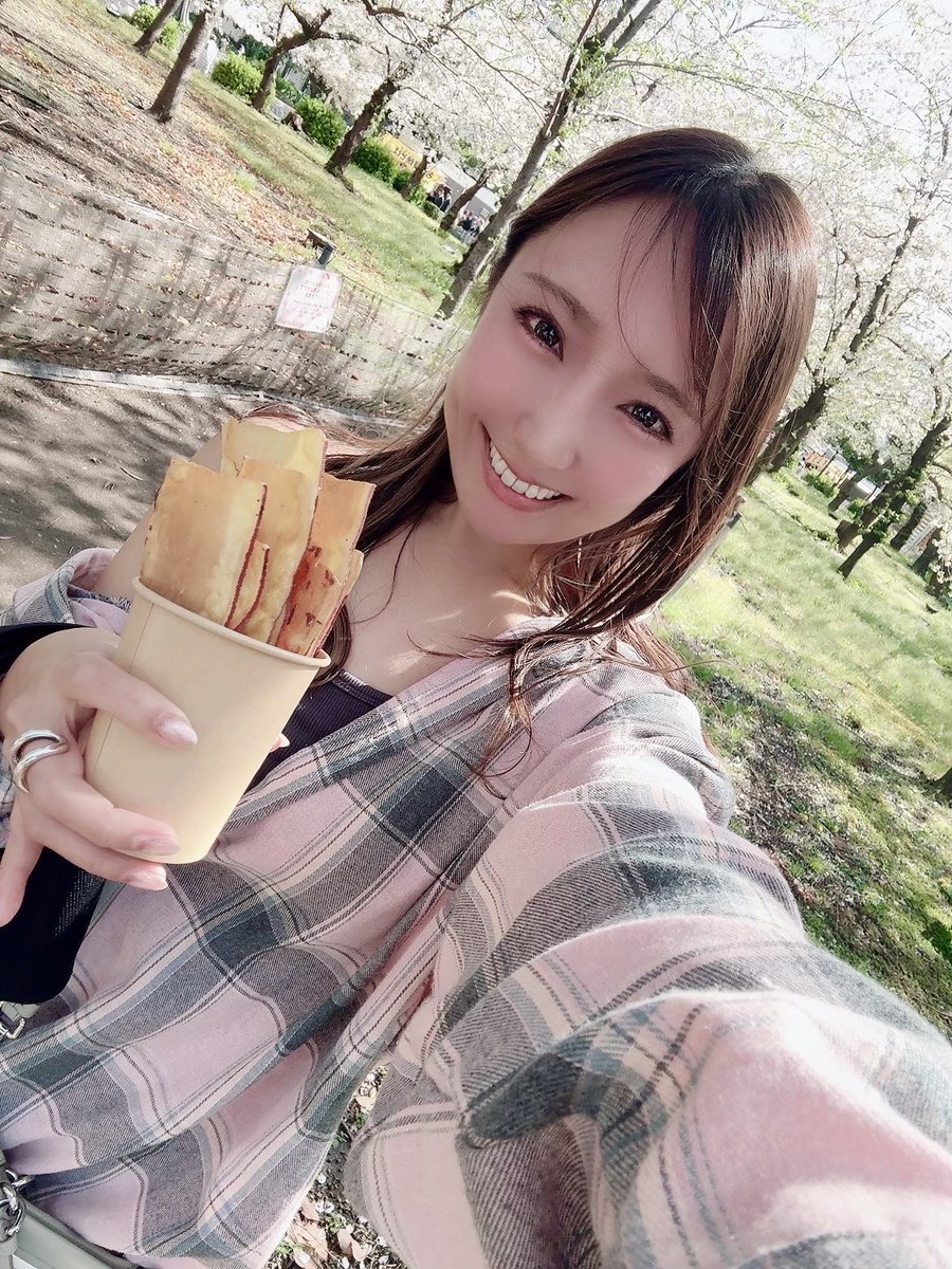 akane1108akane's tweet photo. 🔥あかねぇ連戦スケジュール🔥
4/18〜5/6の予定をアップしときます

5月スケジュールはもう少しお待ちくださいませ〜っ(  ･̀ω･́  )
＼んで、どこで会えるかな？？／

↓ずっとこんな感じで笑って過ごしたいw https://t.co/n0gxCoSMEs