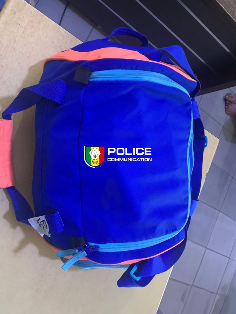 PoliceNationSN's tweet image. L’OCRTIS frappe à Fatick ! 
 Saisie de 270g de « Skunk » et de boissons alcoolisées de contrebande sur un bus en provenance de Gambie. Deux individus placés en garde à vue pour trafic international.
#Stups #Proteger #Senegal